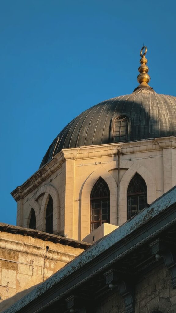 Menghormati Makam Sheikh Yusef al-Shaykhi di Jenin: Tempat Ziarah dan Silaturrahim Umat Muslim Palestina