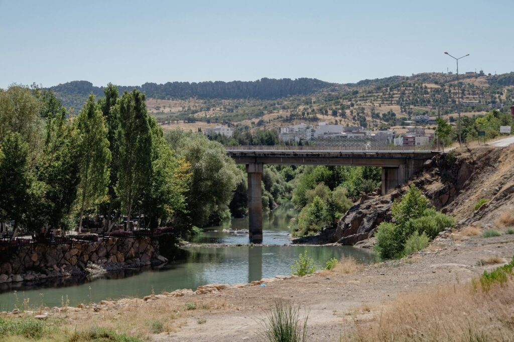 Jembatan Maadan di Raqqa Ditutup Secara Preventif karena Kenaikan Air Sungai Efrat