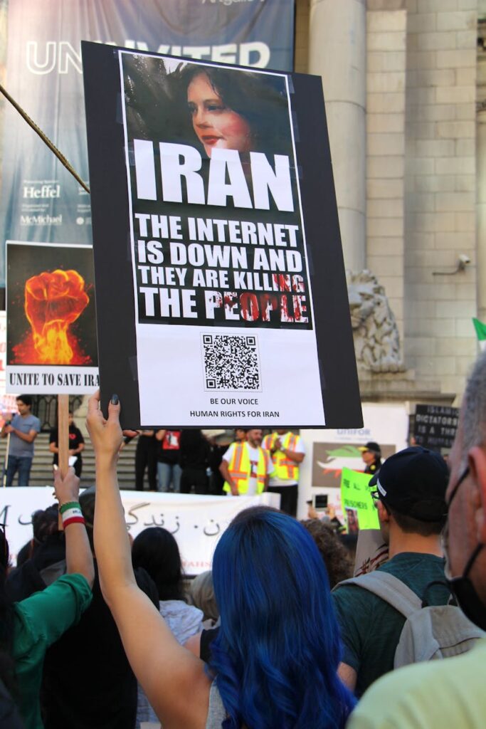 Iran Pulihkan Akses Internet Global Setelah Berbulan-bulan Pembatasan