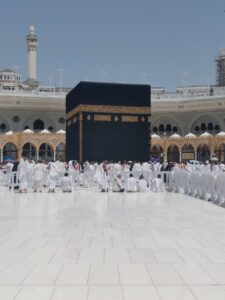 Jemaah Muslim Selesaikan Ibadah Haji Tahunan di Mekkah