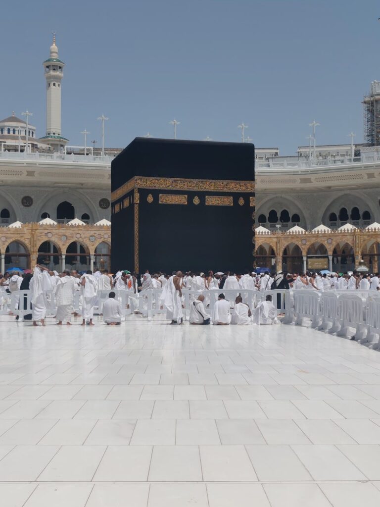 Jemaah Muslim Selesaikan Ibadah Haji Tahunan di Mekkah