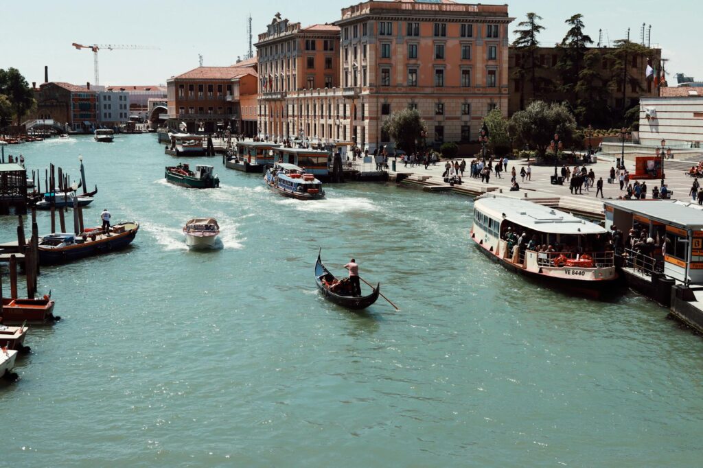 Dinamika Venice Biennale 2026: Antara Diplomasi Seni Suriah dan Kontroversi Politik Global