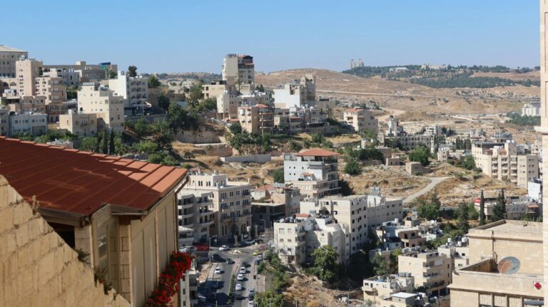 Israel Minta Persetujuan Pemerintahan Trump untuk Perluas Serangan Udara di Beirut
