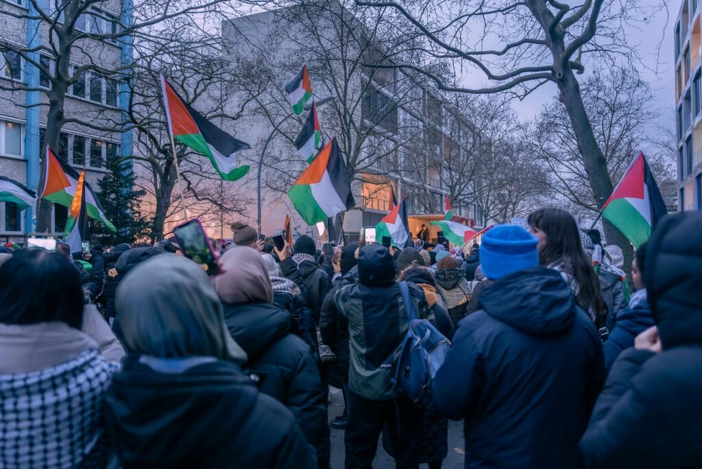 Larangan Masuk terhadap Dua Tokoh Pro-Palestina Picu Kekhawatiran atas Pengekangan Kebebasan di Inggris