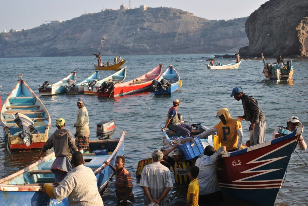 “وحدة الساحات في مواجهة الأعداء”: Angkatan Bersenjata Yaman Umumkan Larangan Pelayaran Israel di Laut Merah