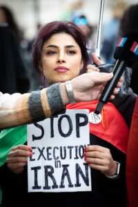 AS Tidak Mencegat Rudal Iran yang Diluncurkan ke Israel, Laporan CNN