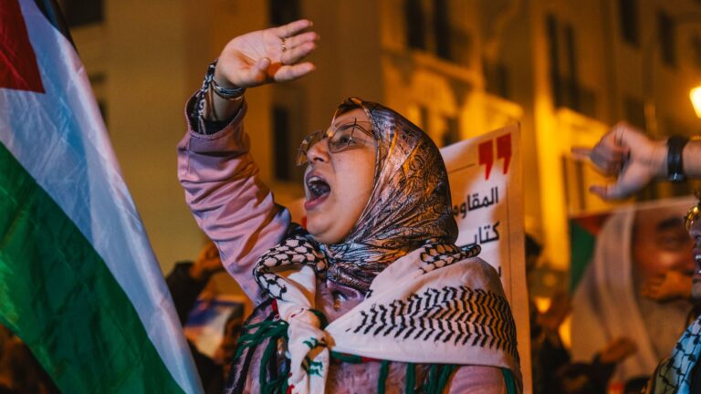 Kecaman dan Kemarahan Meluas: Bank Palestina Tutup Ribuan Rekening di Gaza