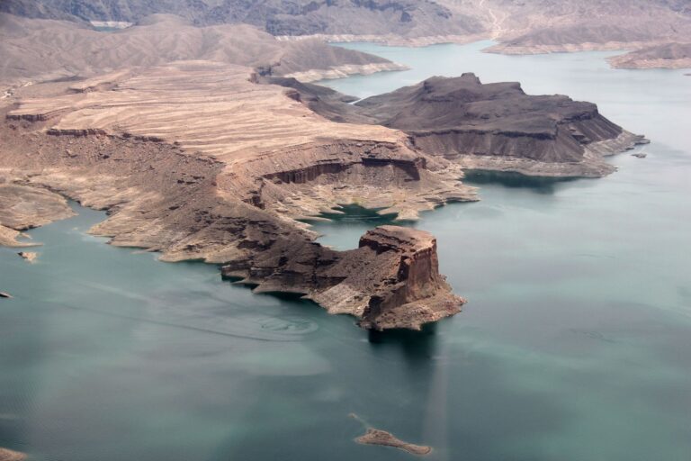 Hari ke-105 Perang Iran: Trump Hentikan Serangan setelah Ancaman Pulau Kharg