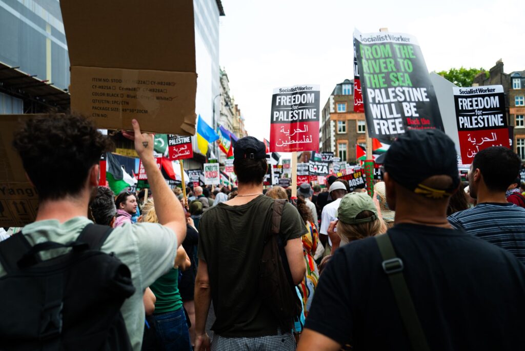 Pengadilan Inggris Tegaskan Larangan ‘Terrorisme’ terhadap Palestine Action