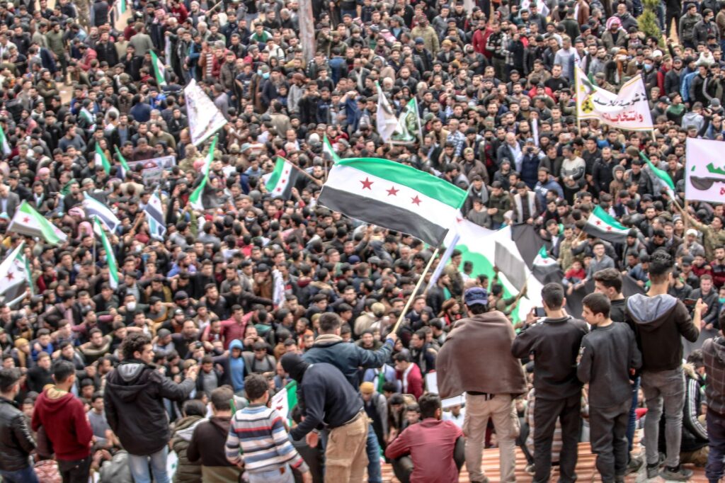 Suriah: Kekerasan Massa Menyerang Kelompok yang Dituduh Terkait Era Assad