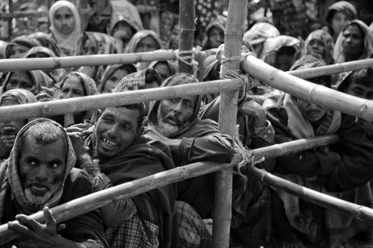 Bahasa Rohingya: Kekayaan Serapan Arab-Persia dan Aksara Hanifi sebagai Simbol Identitas