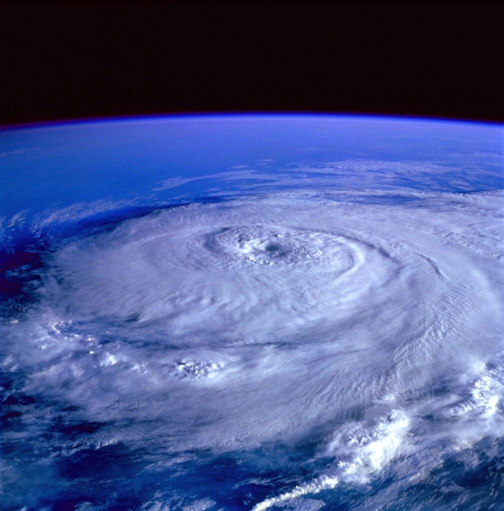Super Typhoon Bavi Melanda Kepulauan Pasifik AS