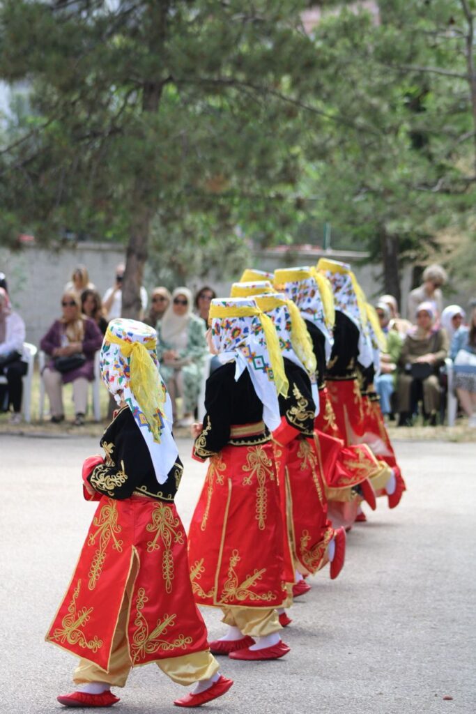 Meshrep: Warisan Budaya Uyghur yang Menghubungkan Musik, Moral, dan Komunitas