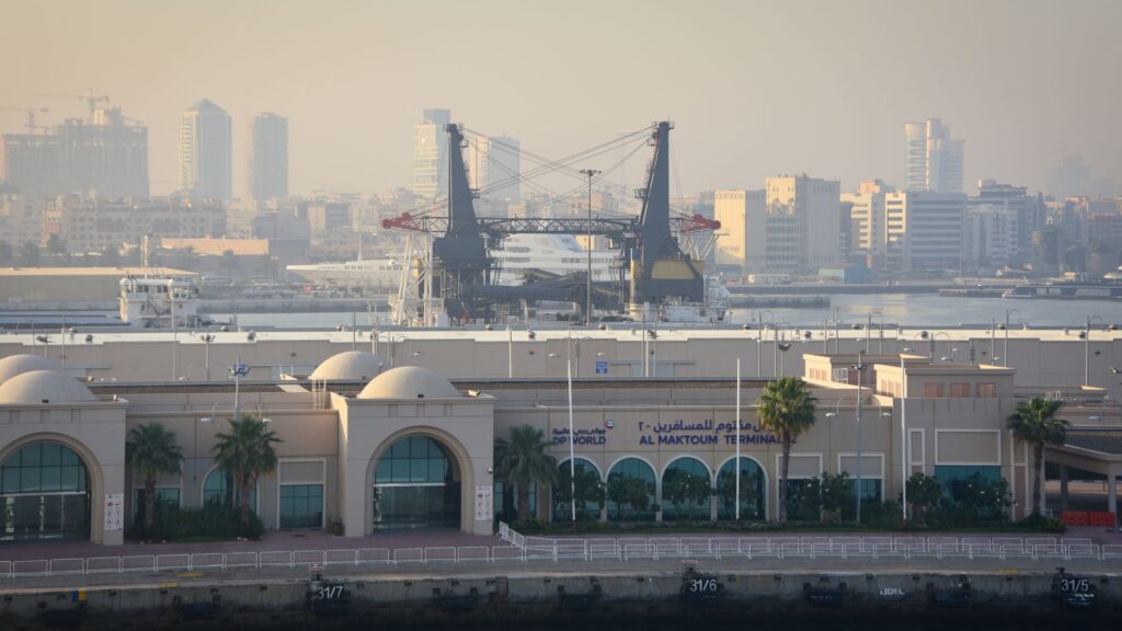 Operator Pelabuhan Dubai Rencanakan Koridor di UAE untuk Mem-bypass Selat Hormuz