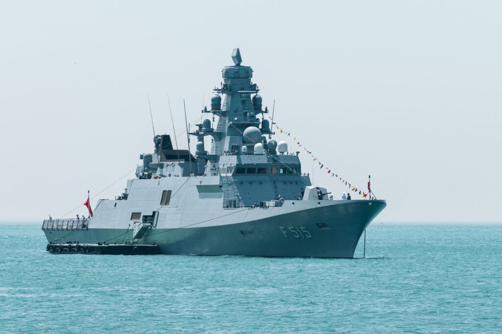 Iran Klaim Hancurkan Markas US Fifth Fleet di Bahrain, Sasar Basis di Kuwait dan Yordania