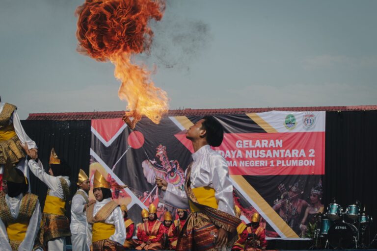 Tari Saman Aceh: Warisan Budaya Takbenda yang Mempersatukan Syukur dan Dakwah
