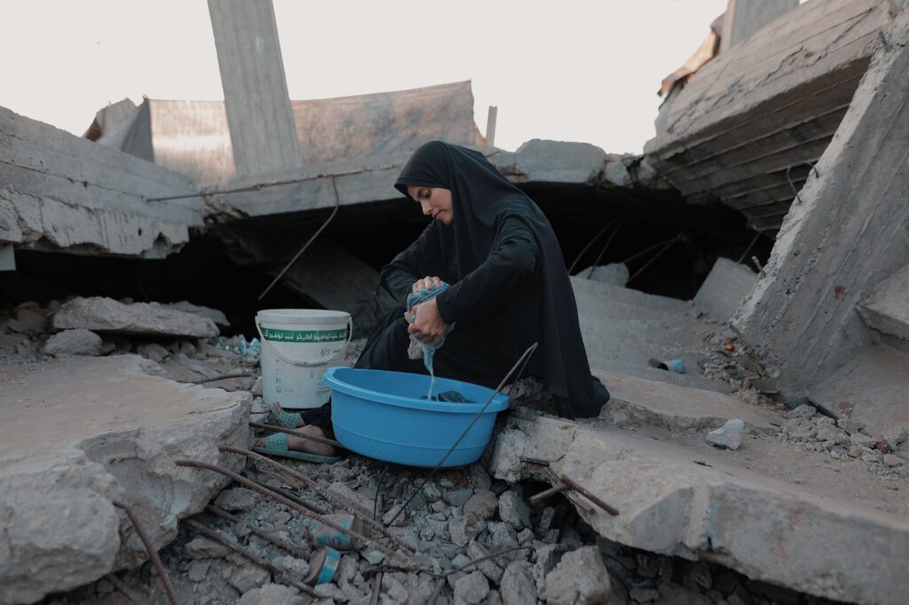 Dua Warga Palestina Gugur dalam Serangan yang Menargetkan Kendaraan di Barat Kota Gaza